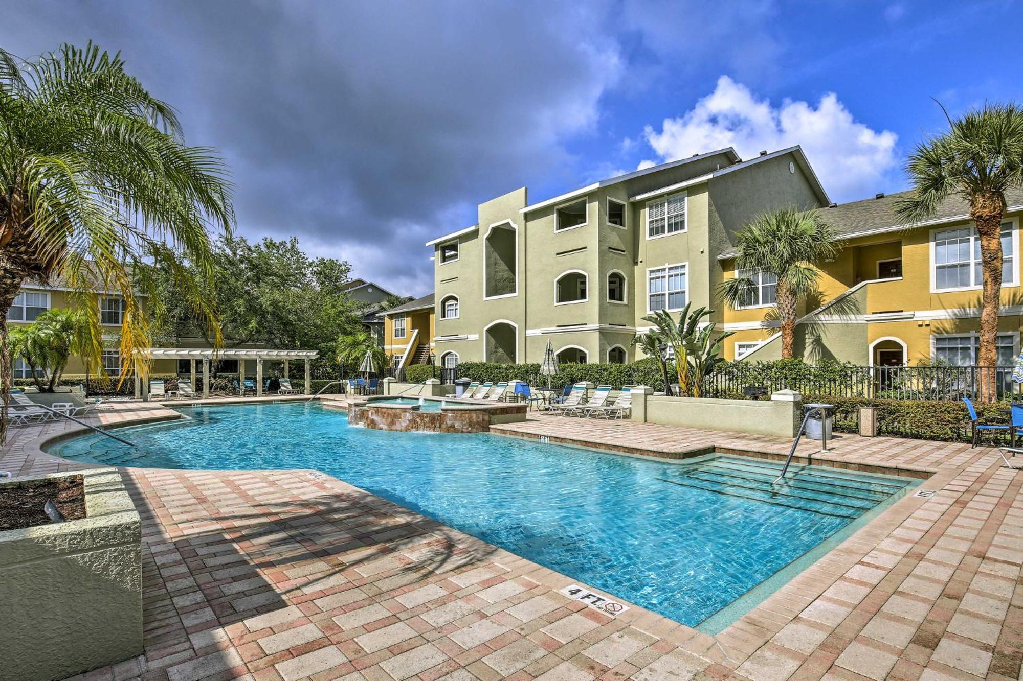 Modern Condo With Pool 4 Mi To Clearwater Beach! Exterior photo